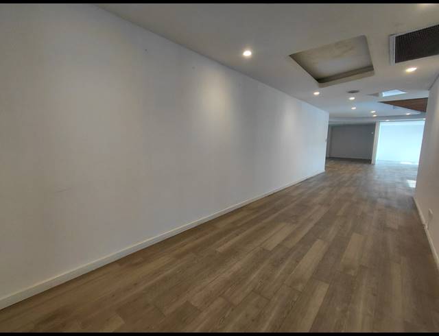 155M² OFFICE TO LET IN FOURWAYS